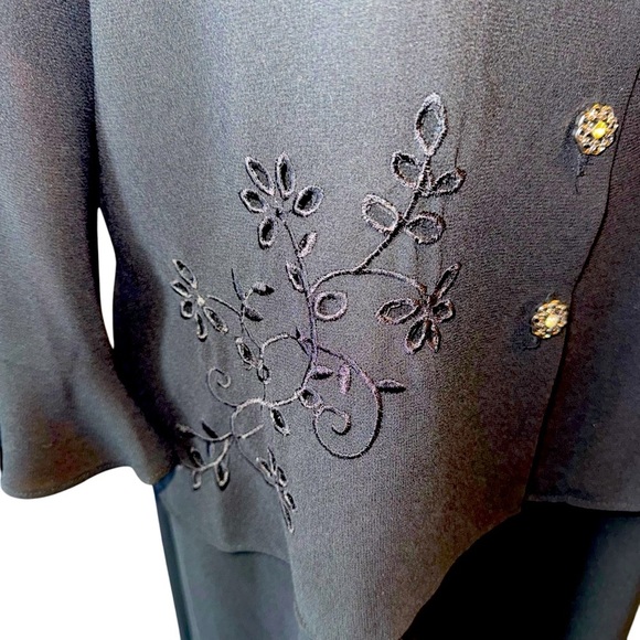 Studio I Women’s Black Embroidered Blazer And Dress With Bateau Neck, Size 18 - Picture 5 of 6